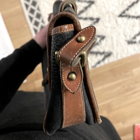 Vintage 90s Dooney & Bourke black crossbody purse - Picture 5 of 15